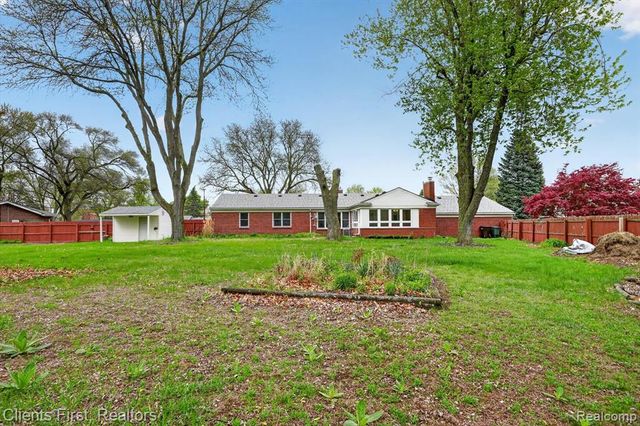 11000 Clinton River Road, Sterling Heights, MI 48314