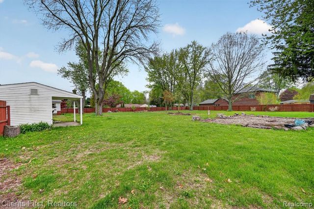 11000 Clinton River Road, Sterling Heights, MI 48314