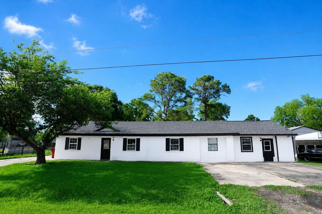1117 County Road 515, Brazoria, TX 77422