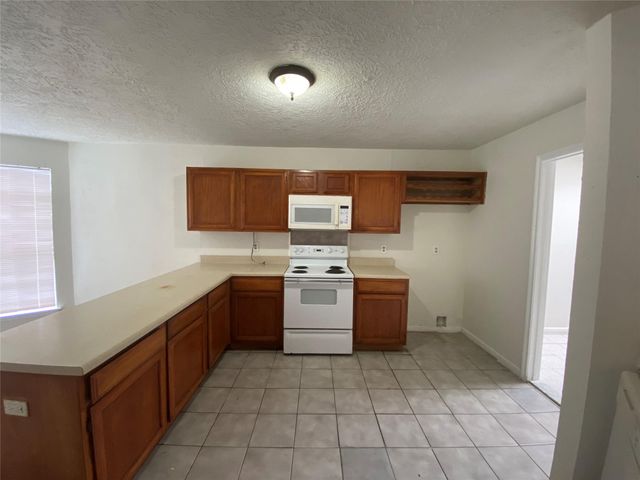 7315 Puerta Vallarta Drive, Houston, TX 77083