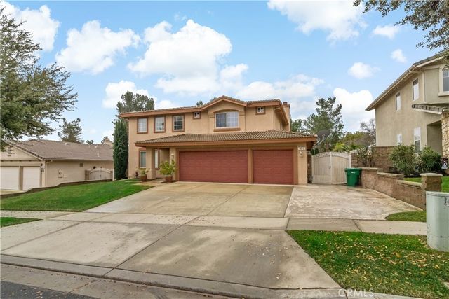 1472 Pinewood Drive, Corona, CA 92881