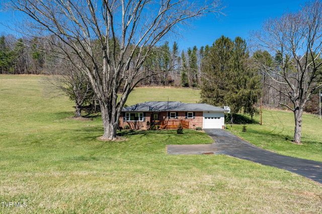 2584 Highway 67 W, Mountain City, TN 37683