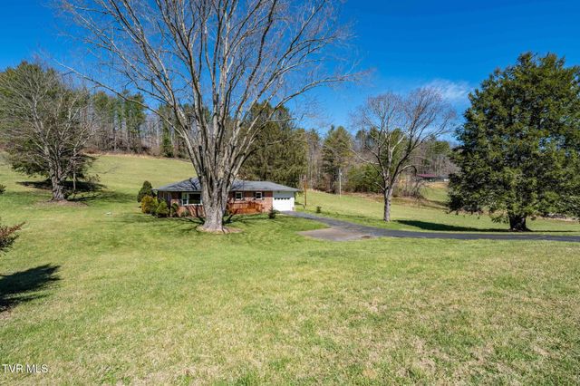 2584 Highway 67 W, Mountain City, TN 37683