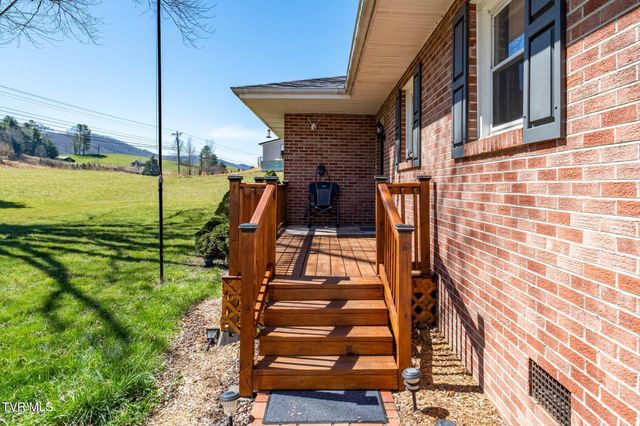 2584 Highway 67 W, Mountain City, TN 37683