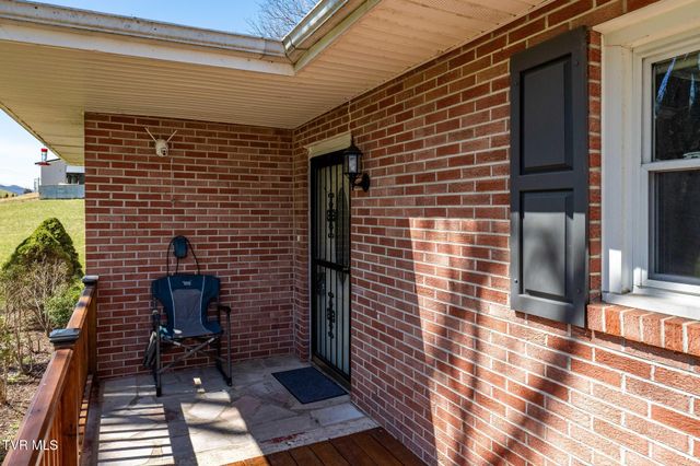 2584 Highway 67 W, Mountain City, TN 37683