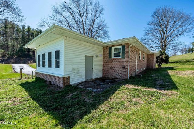 2584 Highway 67 W, Mountain City, TN 37683