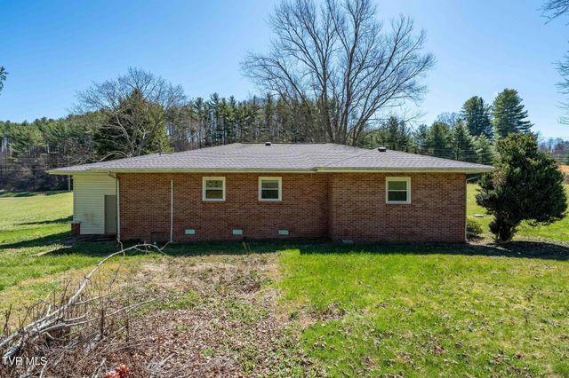 2584 Highway 67 W, Mountain City, TN 37683