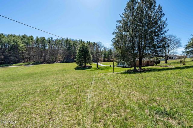 2584 Highway 67 W, Mountain City, TN 37683