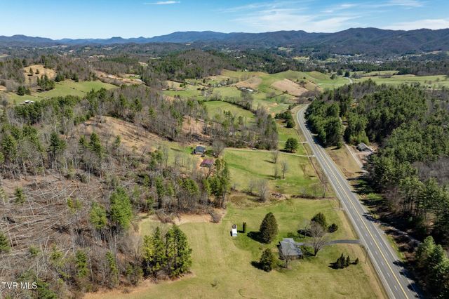 2584 Highway 67 W, Mountain City, TN 37683