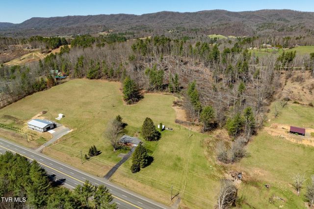 2584 Highway 67 W, Mountain City, TN 37683