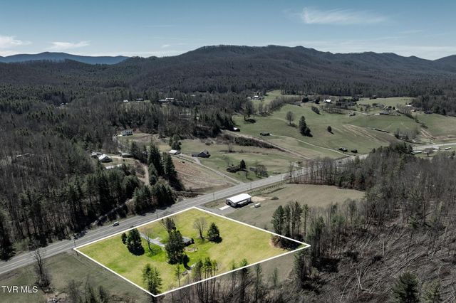 2584 Highway 67 W, Mountain City, TN 37683