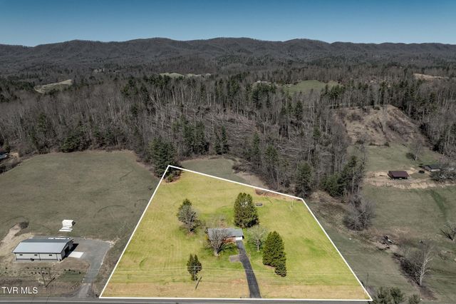 2584 Highway 67 W, Mountain City, TN 37683