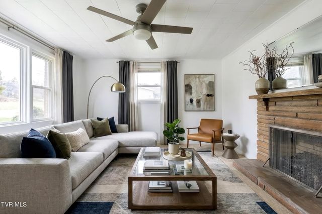 2584 Highway 67 W, Mountain City, TN 37683