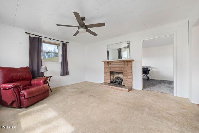 2584 Highway 67 W, Mountain City, TN 37683