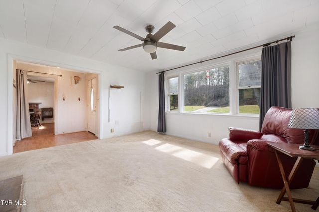 2584 Highway 67 W, Mountain City, TN 37683