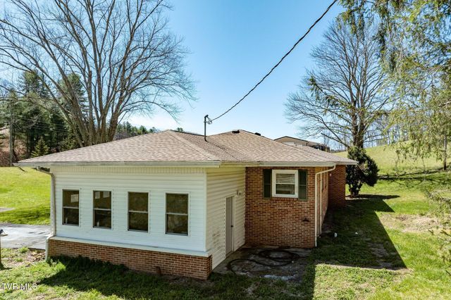 2584 Highway 67 W, Mountain City, TN 37683