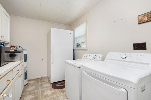 2584 Highway 67 W, Mountain City, TN 37683