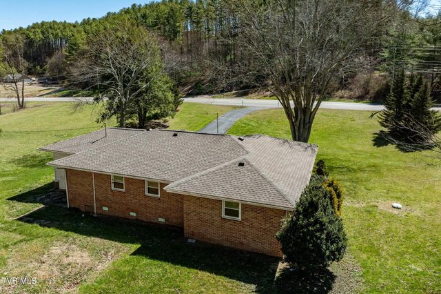 2584 Highway 67 W, Mountain City, TN 37683