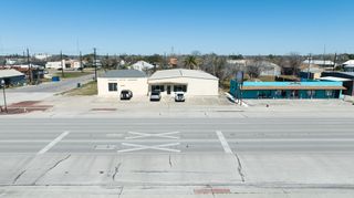 305 E Sinton St, Sinton, TX 78387