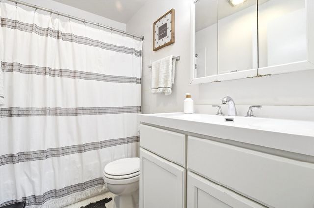 8640 Waukegan Road 123, Morton Grove, IL 60053