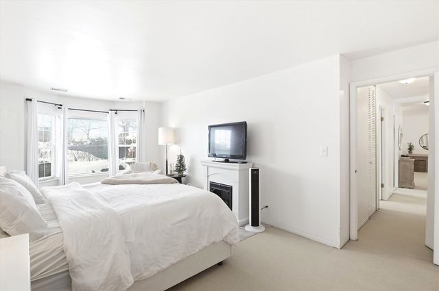 8640 Waukegan Road 123, Morton Grove, IL 60053