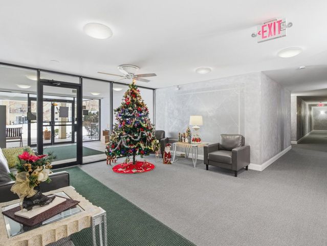 8640 Waukegan Road 123, Morton Grove, IL 60053