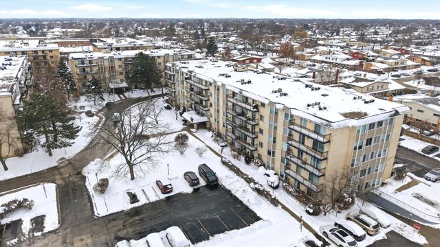 8640 Waukegan Road 123, Morton Grove, IL 60053