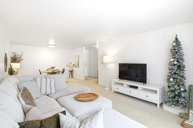 8640 Waukegan Road 123, Morton Grove, IL 60053