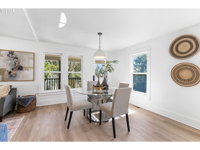 1440 Sw BROADWAY Dr, Portland, OR 97201