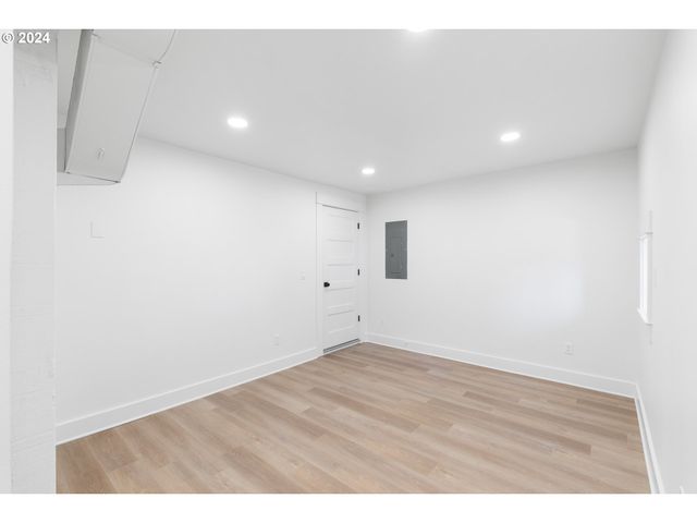 1440 Sw BROADWAY Dr, Portland, OR 97201