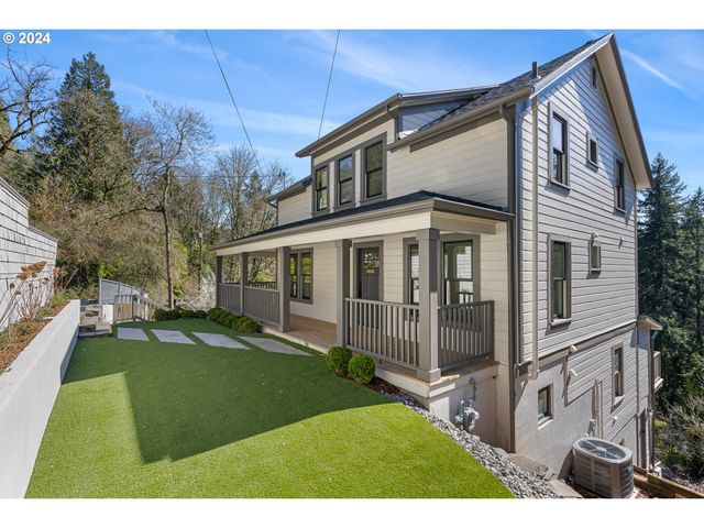 1440 Sw BROADWAY Dr, Portland, OR 97201