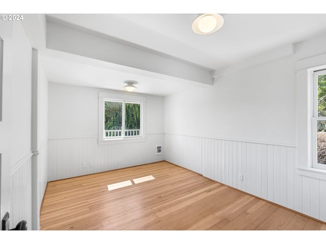 1440 Sw BROADWAY Dr, Portland, OR 97201