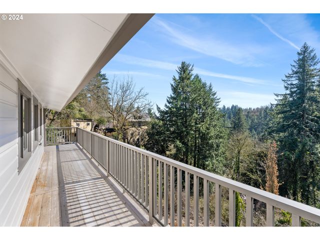 1440 Sw BROADWAY Dr, Portland, OR 97201