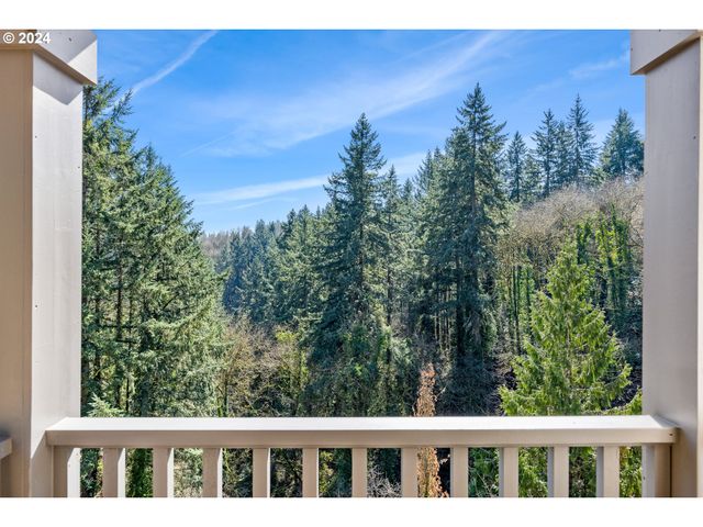 1440 Sw BROADWAY Dr, Portland, OR 97201