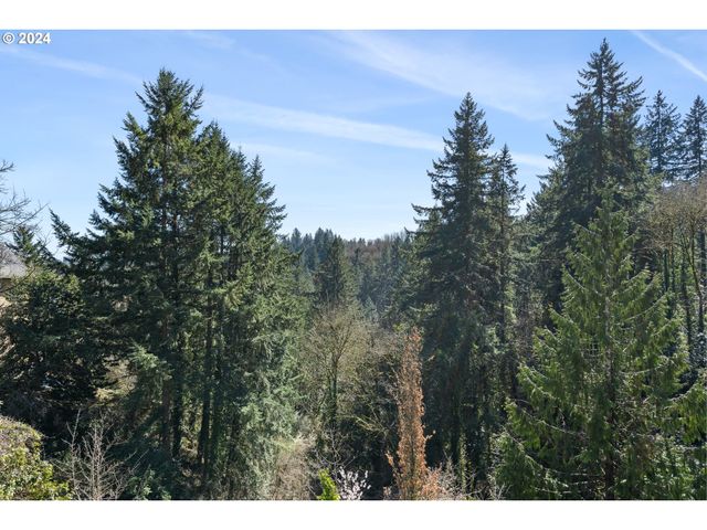 1440 Sw BROADWAY Dr, Portland, OR 97201