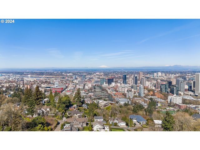 1440 Sw BROADWAY Dr, Portland, OR 97201