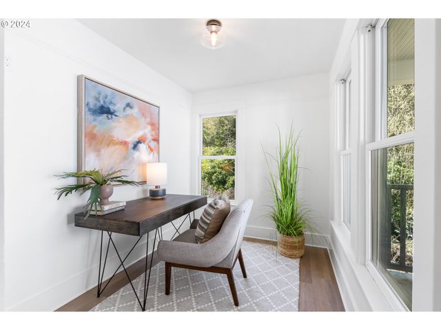 1440 Sw BROADWAY Dr, Portland, OR 97201