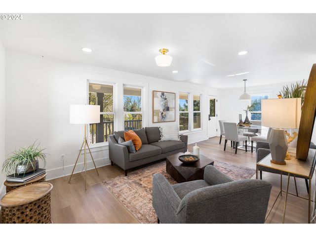 1440 Sw BROADWAY Dr, Portland, OR 97201