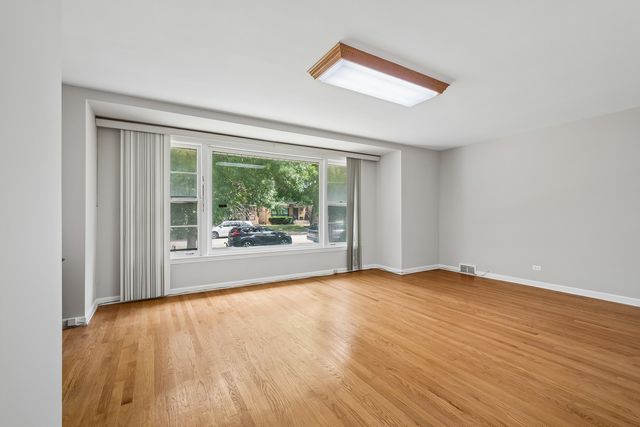 6118 N Kimball Avenue, Chicago, IL 60659