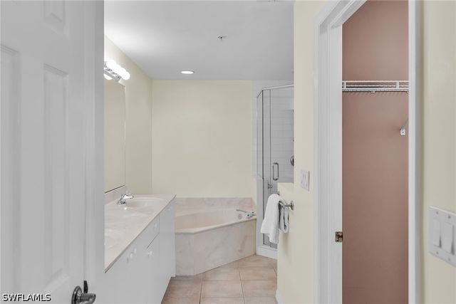 269 Vintage Bay DR C11, Marco Island, FL 34145