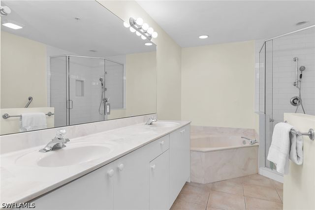 269 Vintage Bay DR C11, Marco Island, FL 34145