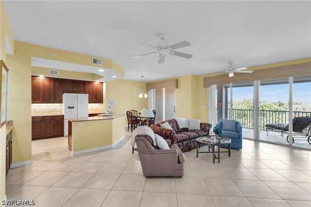 269 Vintage Bay DR C11, Marco Island, FL 34145