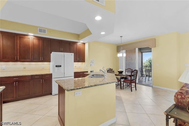 269 Vintage Bay DR C11, Marco Island, FL 34145