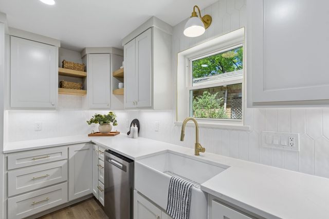 12124 Dixfield Drive, Dallas, TX 75218