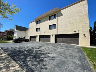 1258 Brown Street 302, Des Plaines, IL 60016