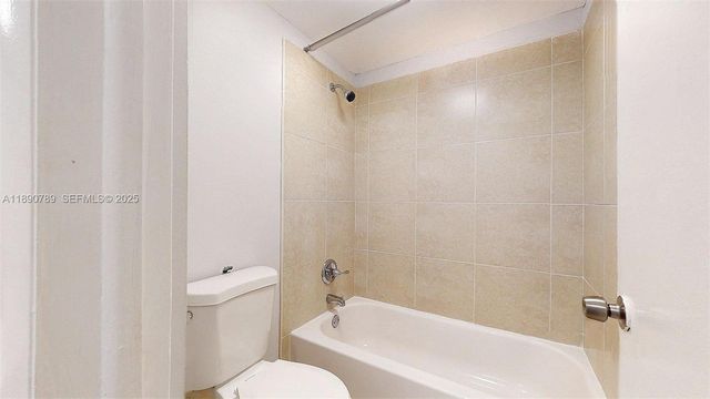 4850 SW 63rd Terrace 131, Davie, FL 33314