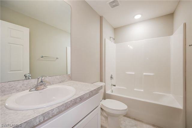 2910 57th ST W, Lehigh Acres, FL 33971