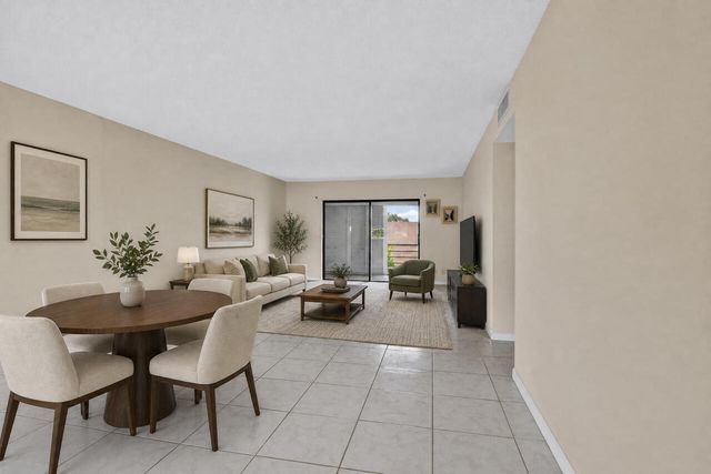 4140 NW 44TH Avenue 411, Lauderdale Lakes, FL 33319