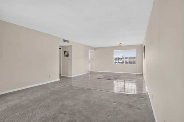 4140 NW 44TH Avenue 411, Lauderdale Lakes, FL 33319