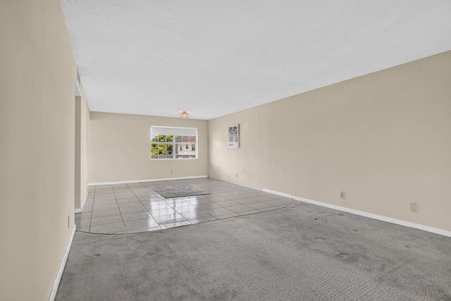 4140 NW 44TH Avenue 411, Lauderdale Lakes, FL 33319